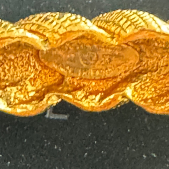 CHANEL Logo Twist Bracelet Bangle Gold - Picture 3 of 5